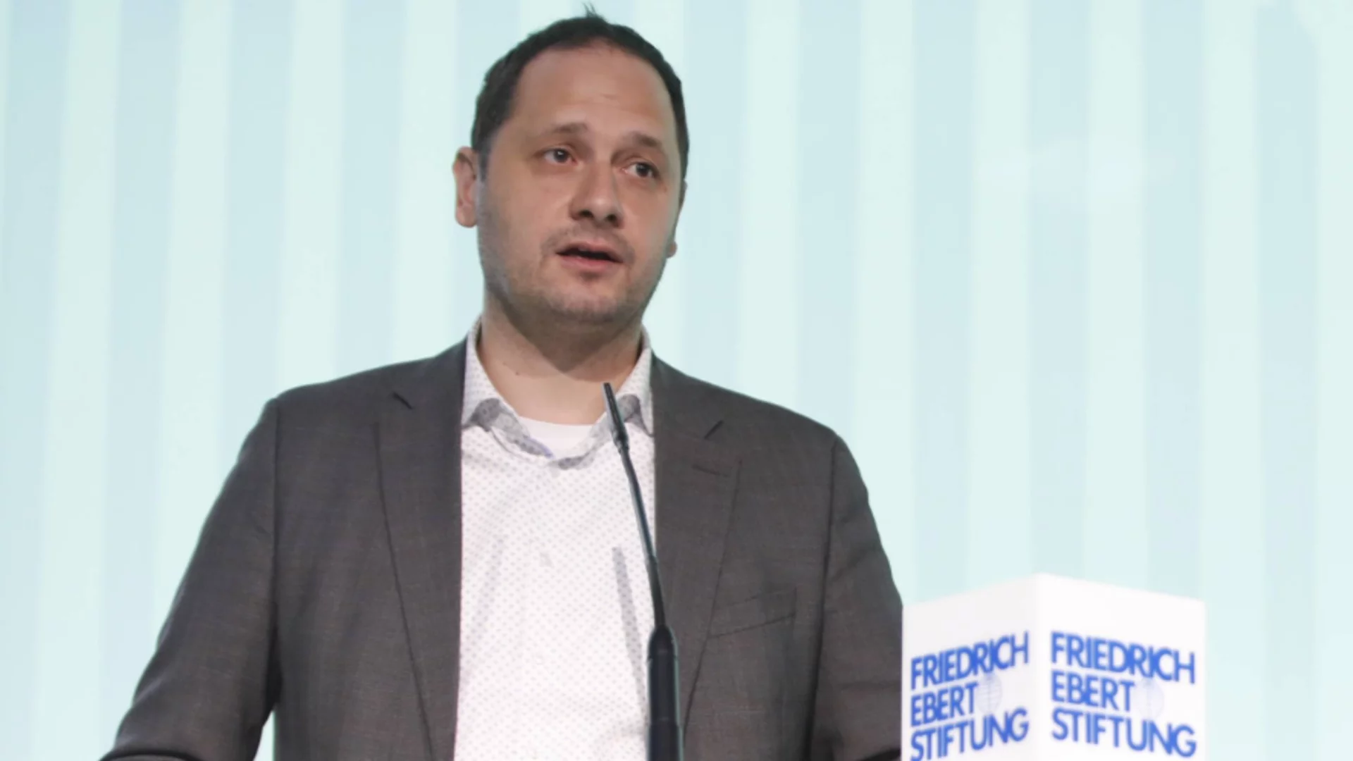 "Президентската институция е най-легитимна": Петър Витанов вижда възможност за дебат за еврото