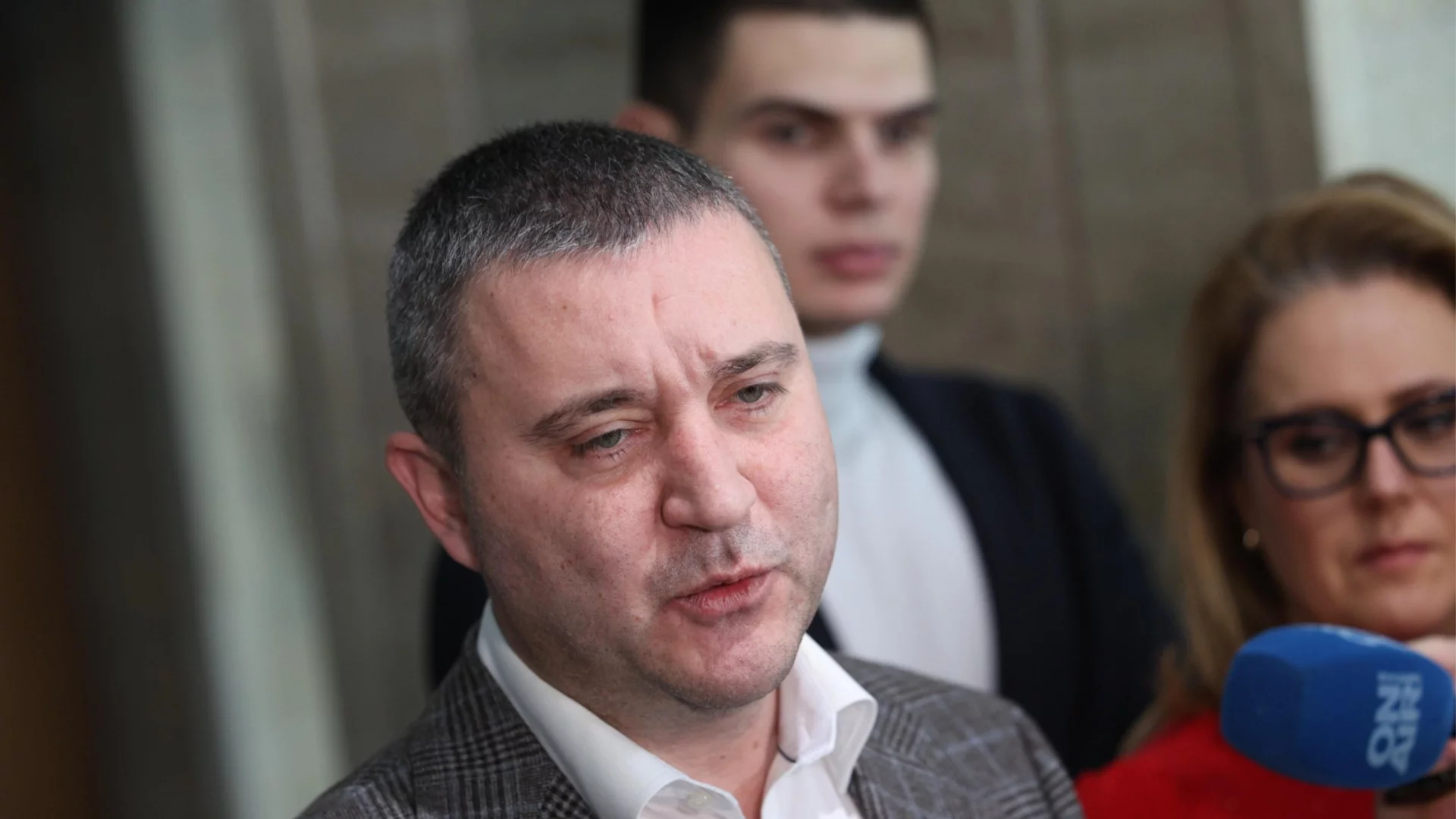 Активиран ли беше президентът? Владислав Горанов притеснен, че ще ни тръшнат вратата за еврото 