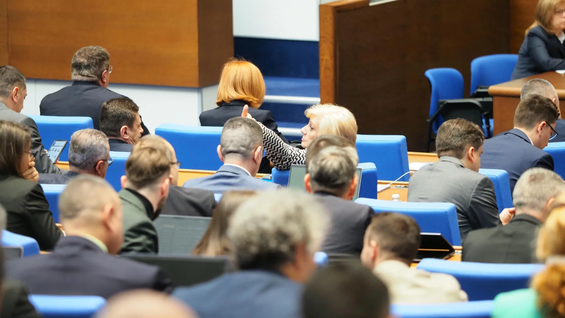 Депутатите: Референдум за еврото - не, изслушване за "Боташ" - да