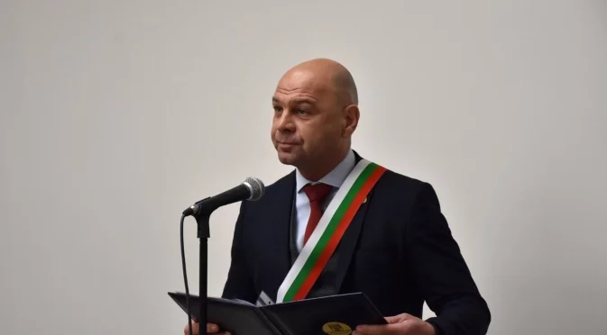 След намесата на Борисов: Кметът на Пловдив оттегля по-високите такси за строителни разрешения
