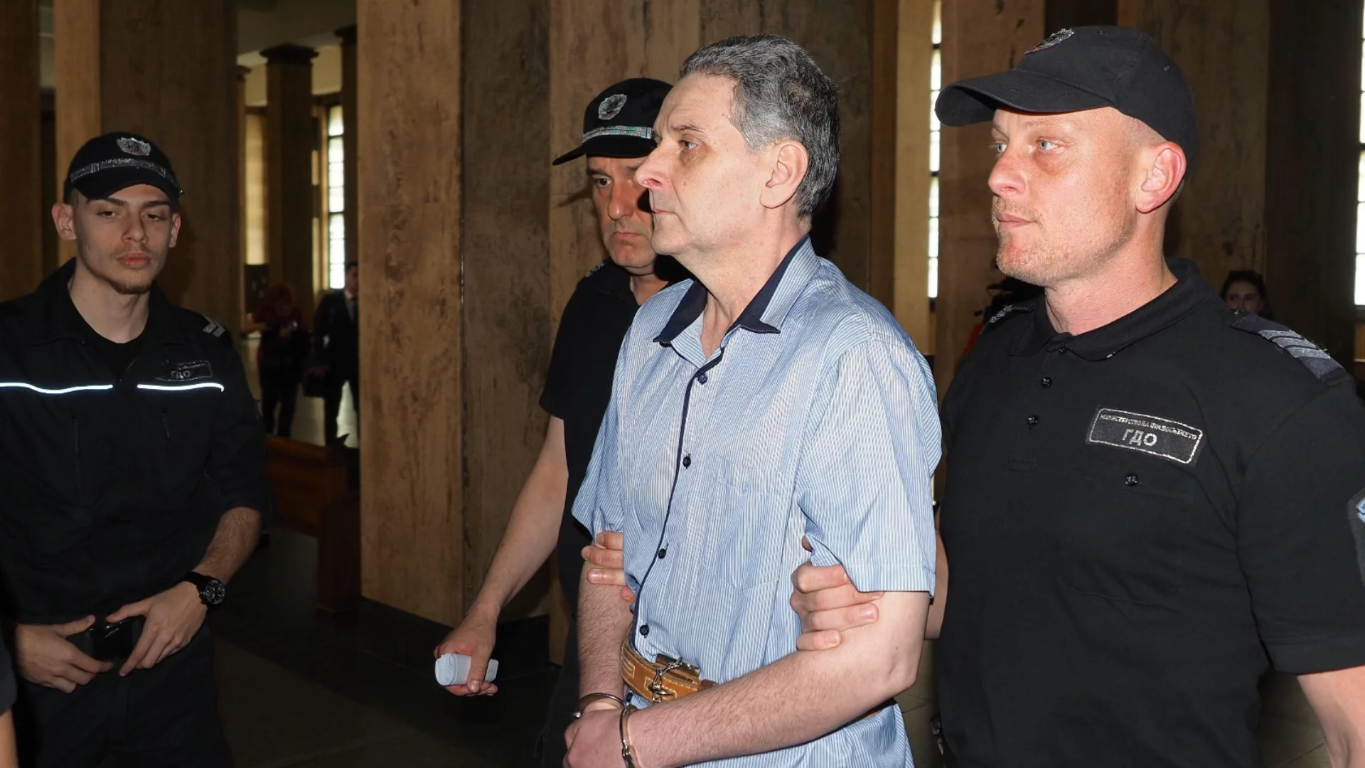 Застрелян от бивш полицай след тормоз: Майката на Иван Димитров-Нав разказва