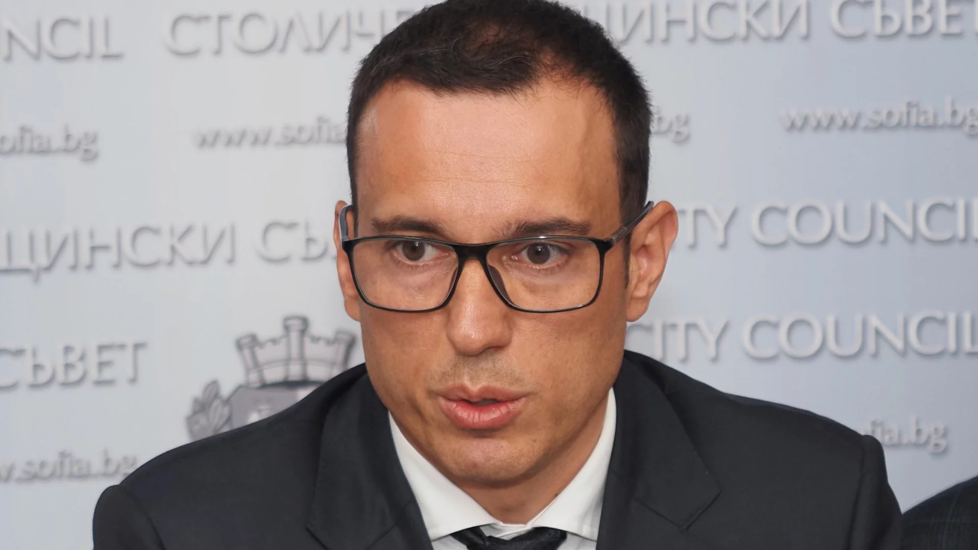 Извинявайте, толкова си можем