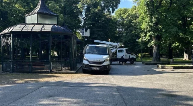 Започна подготовката на цветния фестивал в Цар-Симеоновата градина в Пловдив