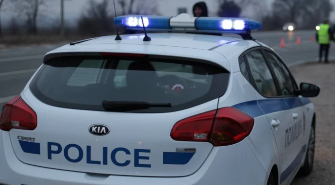 Представил се за полицай: 28-годишен взе пенсията на възрастен човек