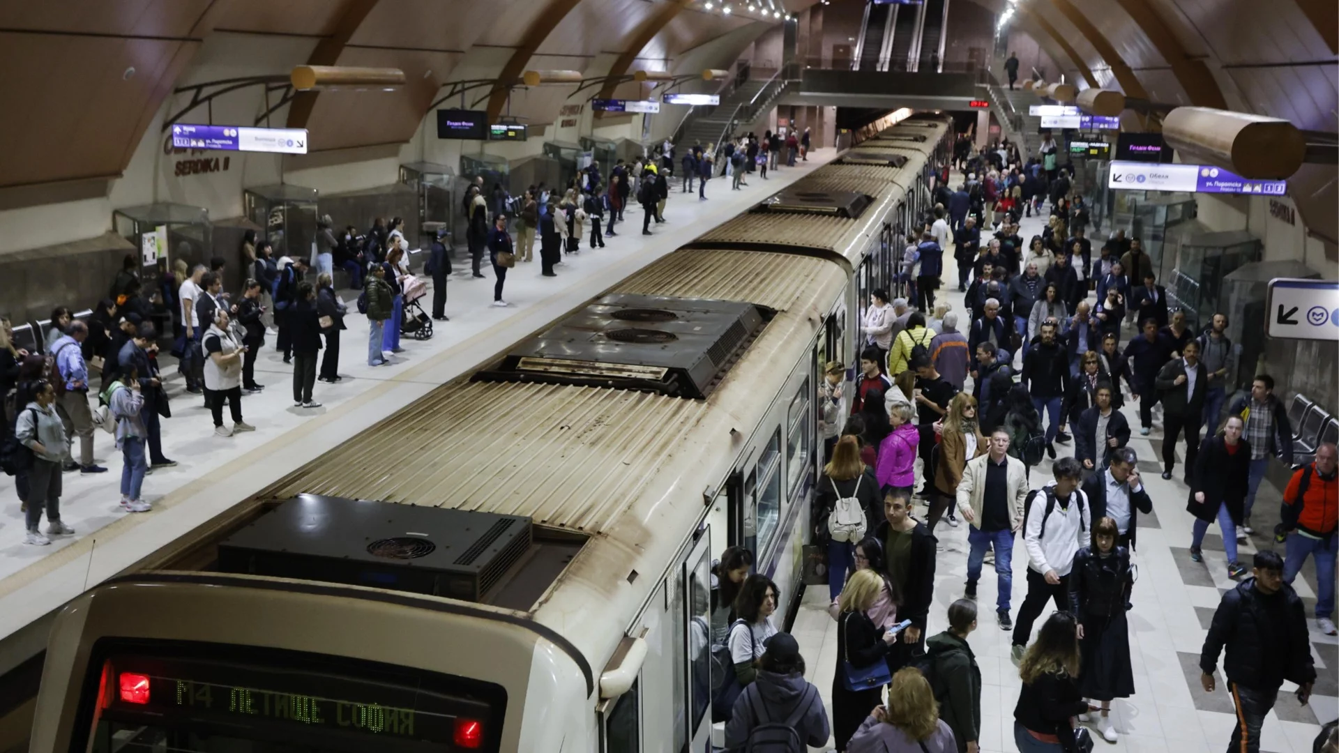 Готви се стачка и в метрото. Кога може да спре?