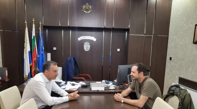 В Бургас откриват изложбата "Изкуство в помощ на изкуството"