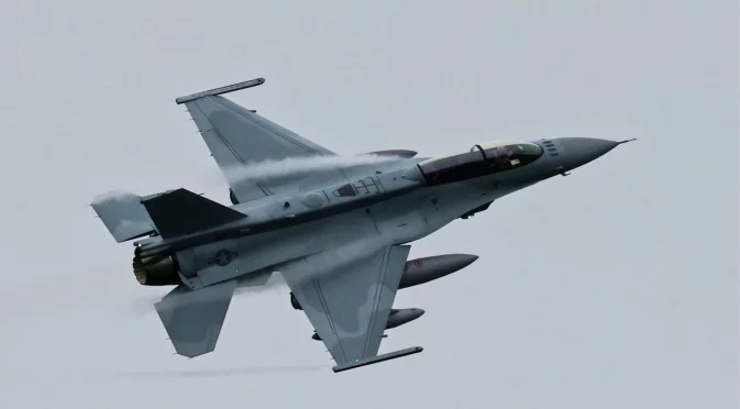 "F-16 е изправен": Министърът на отбраната с подробности за първия ни изтребител (ВИДЕО)