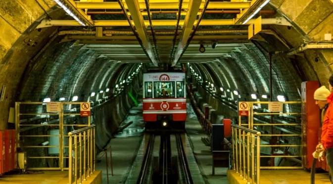 Масивна стачка в метрото заплашва да блокира и Истанбул
