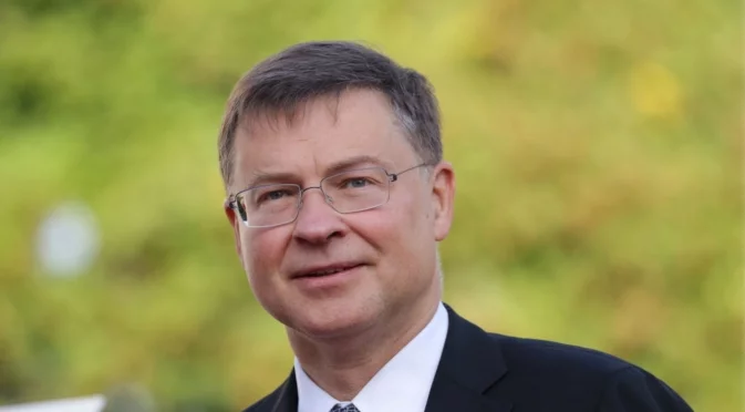 Валдис Домбровскис: Умерен оптимист съм за влизането на България в еврозоната от догодина