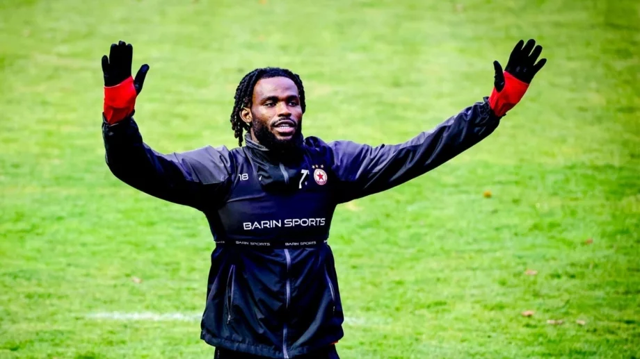 Неочаквана драма сполетя Годуин Коялипу в Ланс