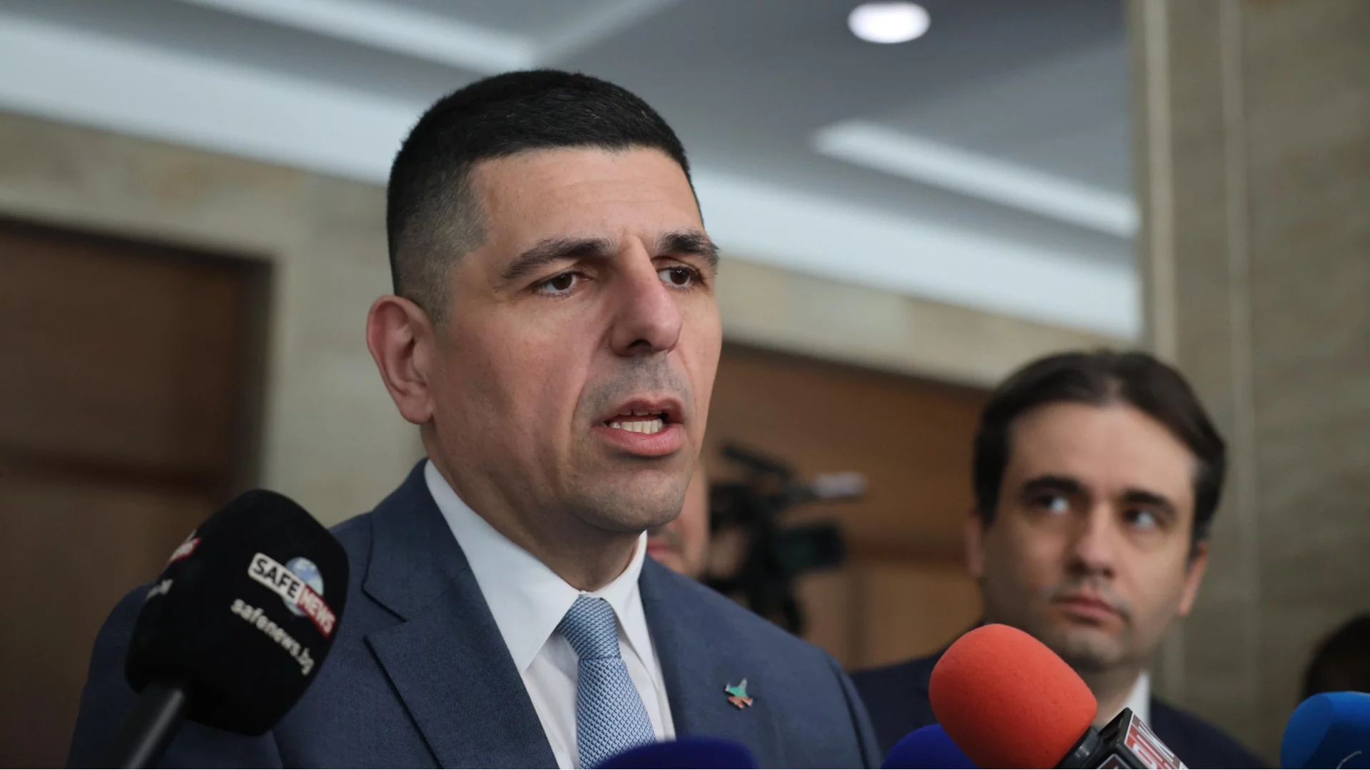 "Борисов капитулира от стратегията да шантажира софиянци": Мирчев за края на транспортната стачка