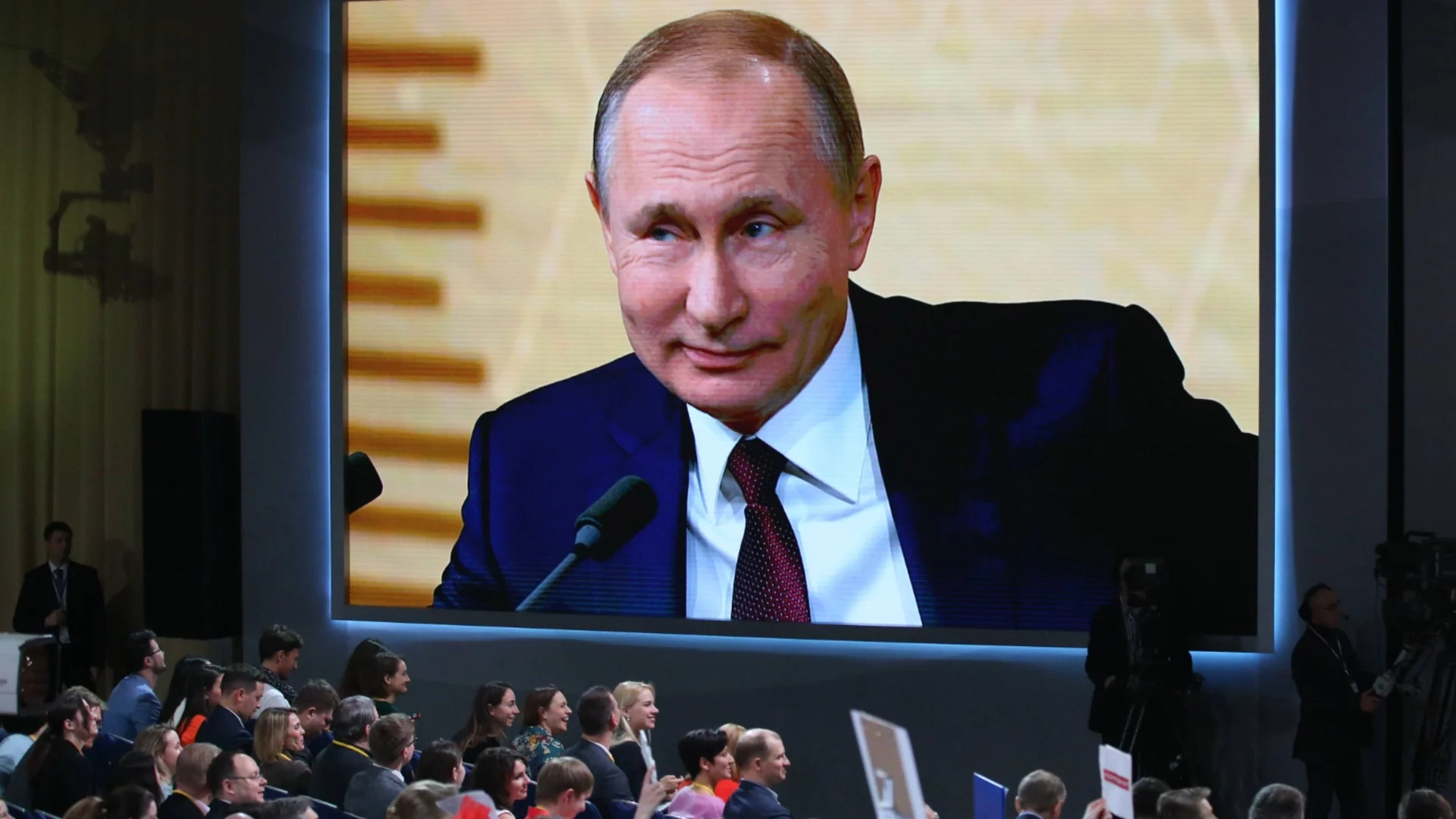 Съветник на Зеленски: Путин го е страх да спре войната, защото Русия ще се обърне с главата надолу