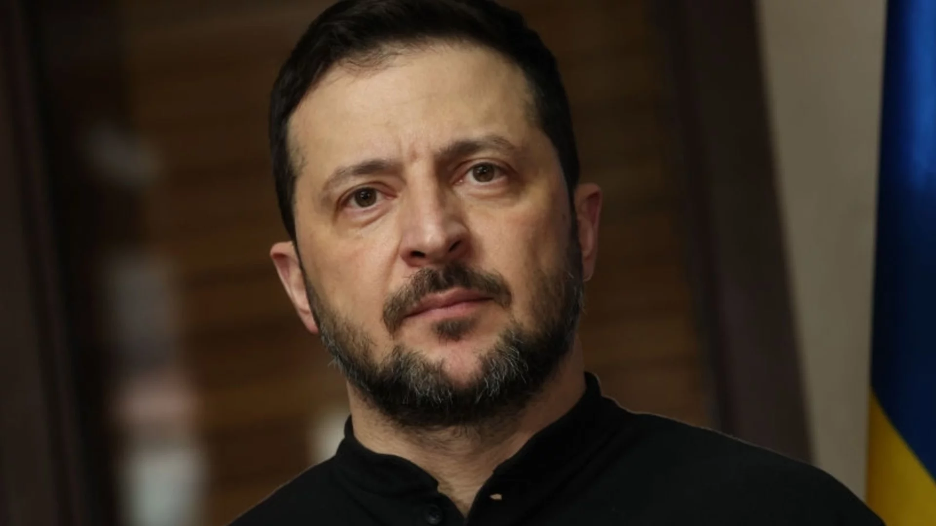 Държи ли се все още Зеленски след 3 години война: Разказ на приятелите му