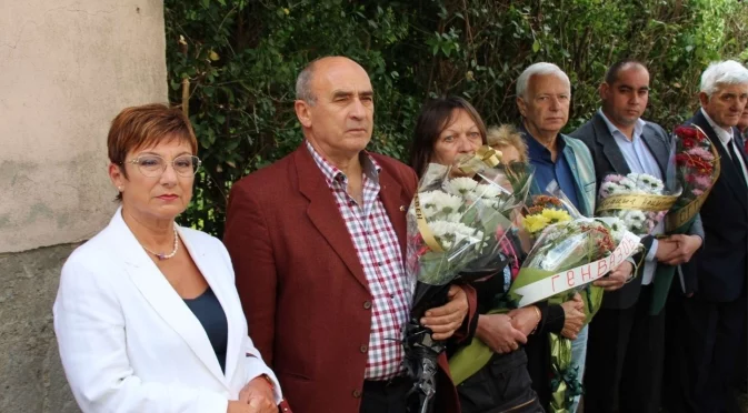 В Тетевен отдадоха почит към генерал Владимир Вазов