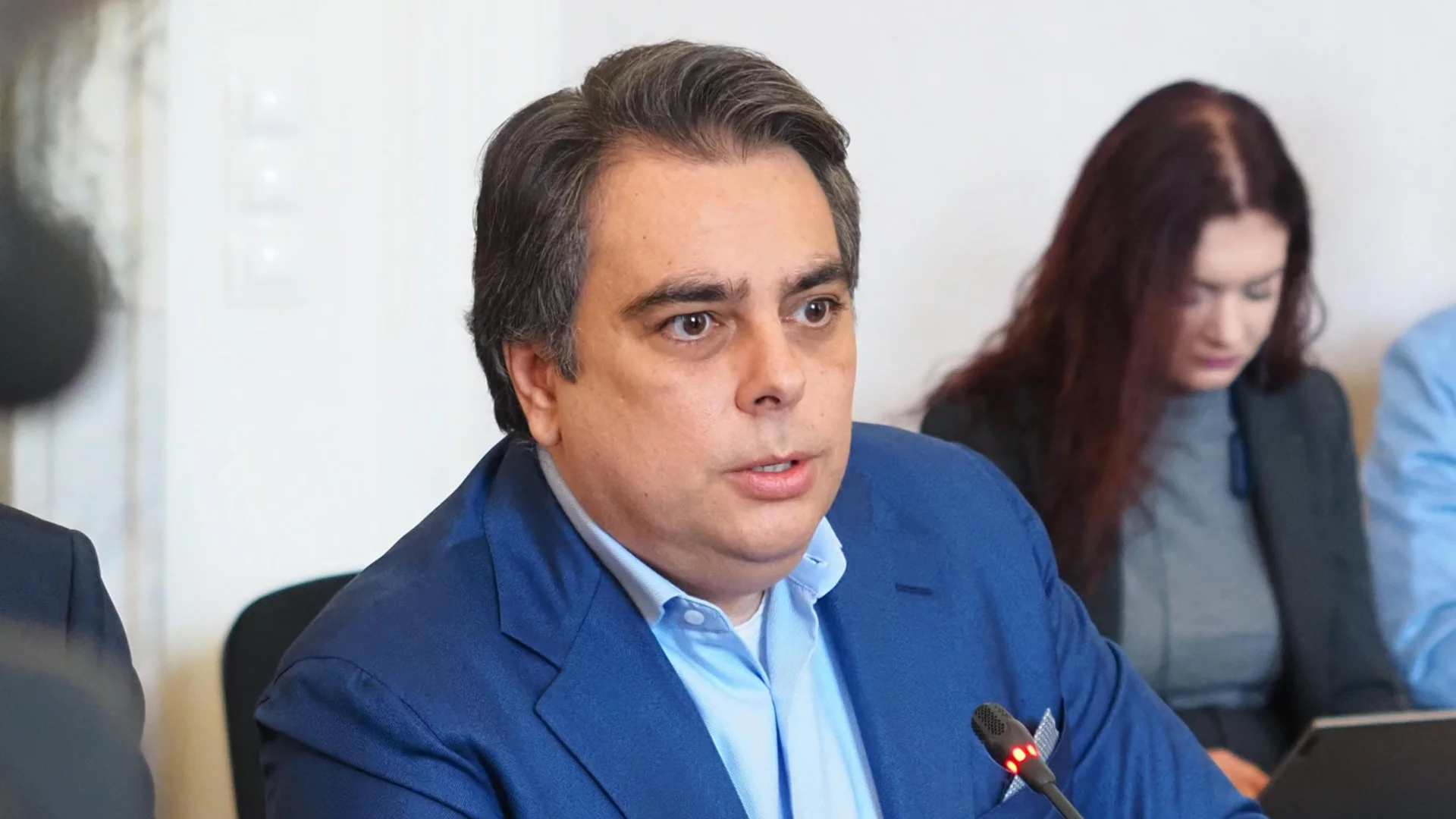 Асен Василев: 15 млн. лв. за столичния транспорт няма да решат истинските проблеми