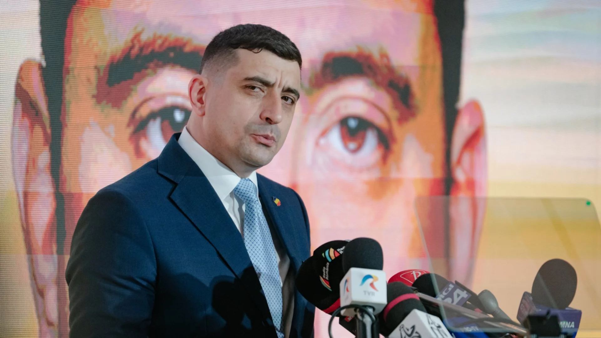 Въпреки че призна поражението: От партията на Симион ще оспорват резултатите от вота (ВИДЕО)