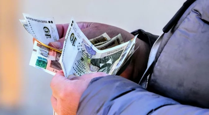 Пенсията е 99,21 лв. повече. Над 13 000 нови пенсионери за 2025 г.