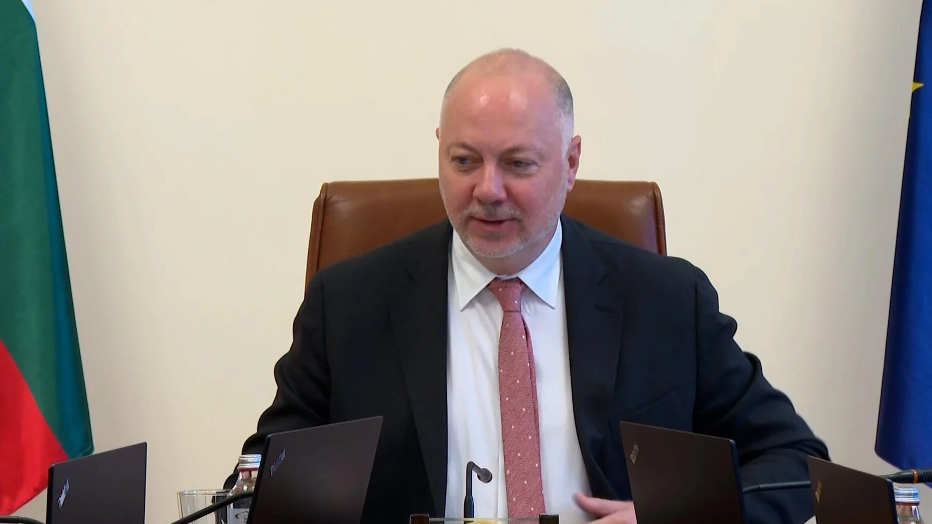 Отпуснаха още милиони за детски градини, училища, физкултурни салони и общежития