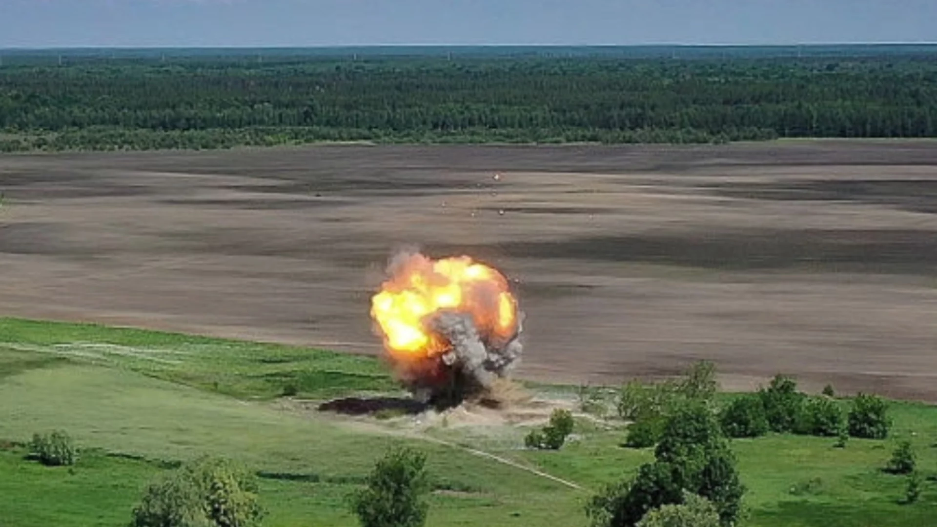 Руска ракета "Искандер" взриви украински военен полигон: Украински депутат побесня (ВИДЕО)
