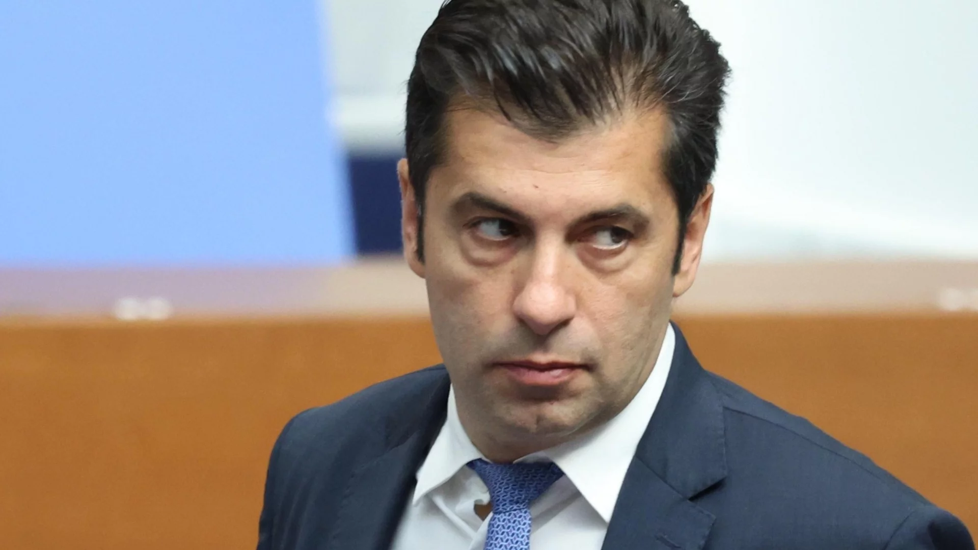 Кирил Петков към ГЕРБ за транспорта в София: Ще хвърляте ли пари от джипката всяка година?