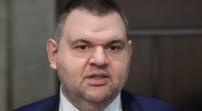 Пеевски ревнува от предложението на Борисов към ПП-ДБ: Не трябваше да се отпускат 15 млн. лв. (ВИДЕО)