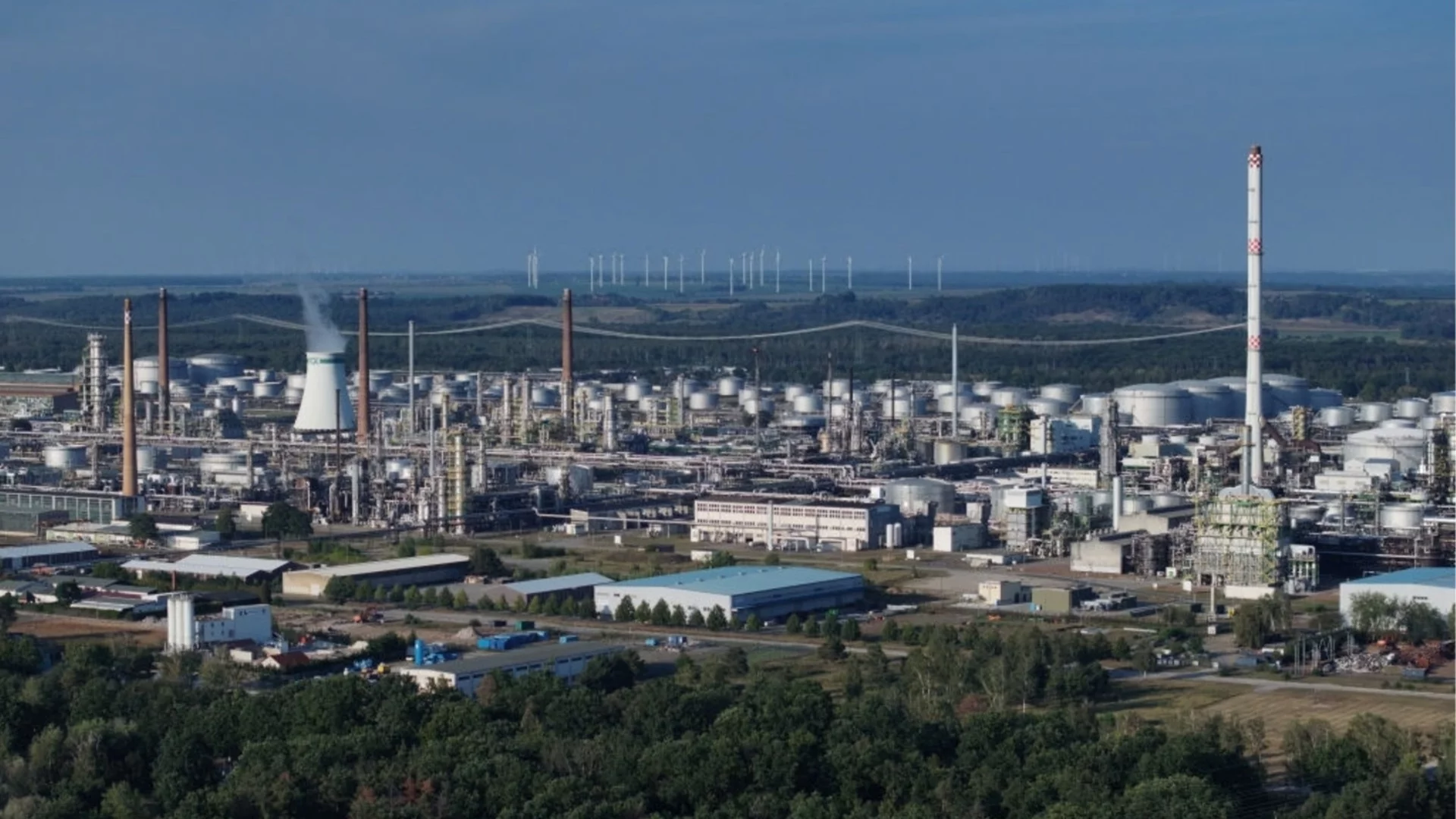 Цената на петрола установи тенденция заради новини от Иран и ОПЕК+