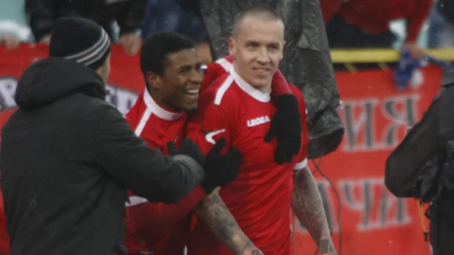 Кукоч беснее, феновете във възторг: Тончи съсипа босовете на ЦСКА