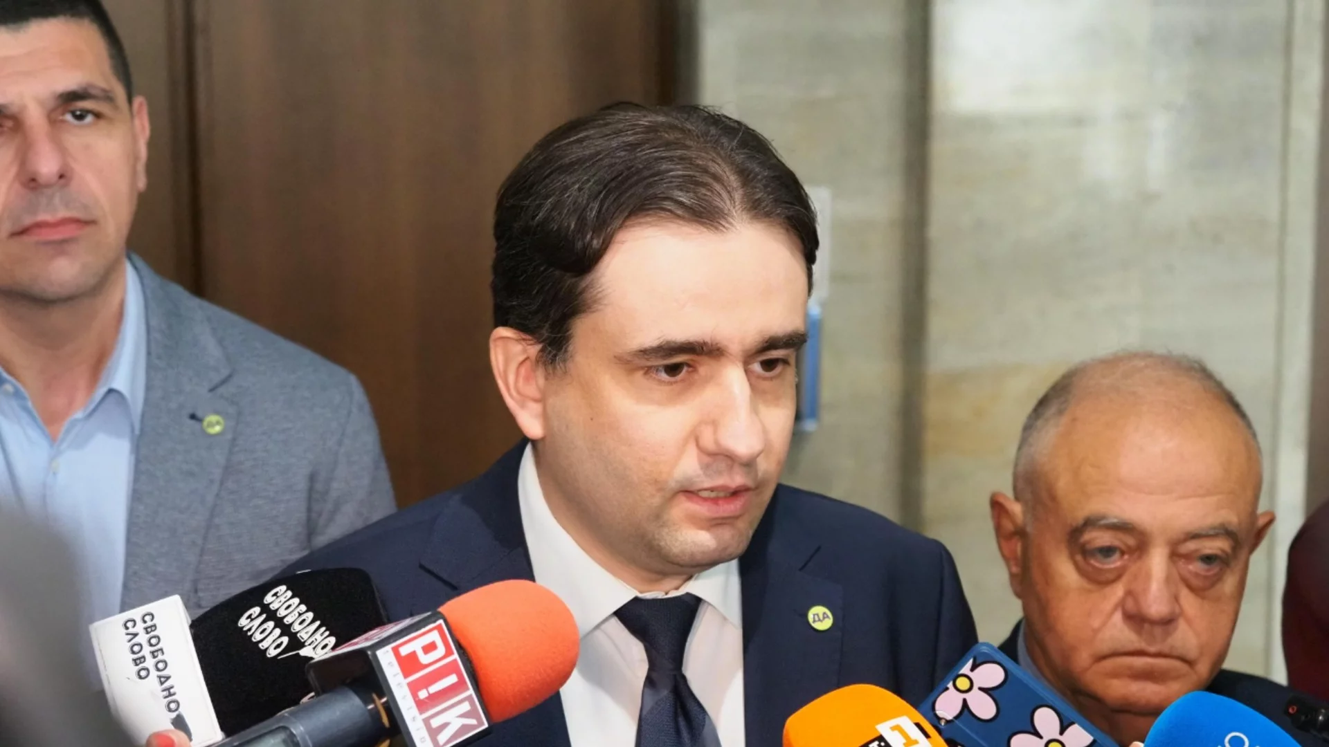 ПП-ДБ виждат притеснение в Пеевски: С идеята си за субсидиите шантажира всички партии (ВИДЕО) 