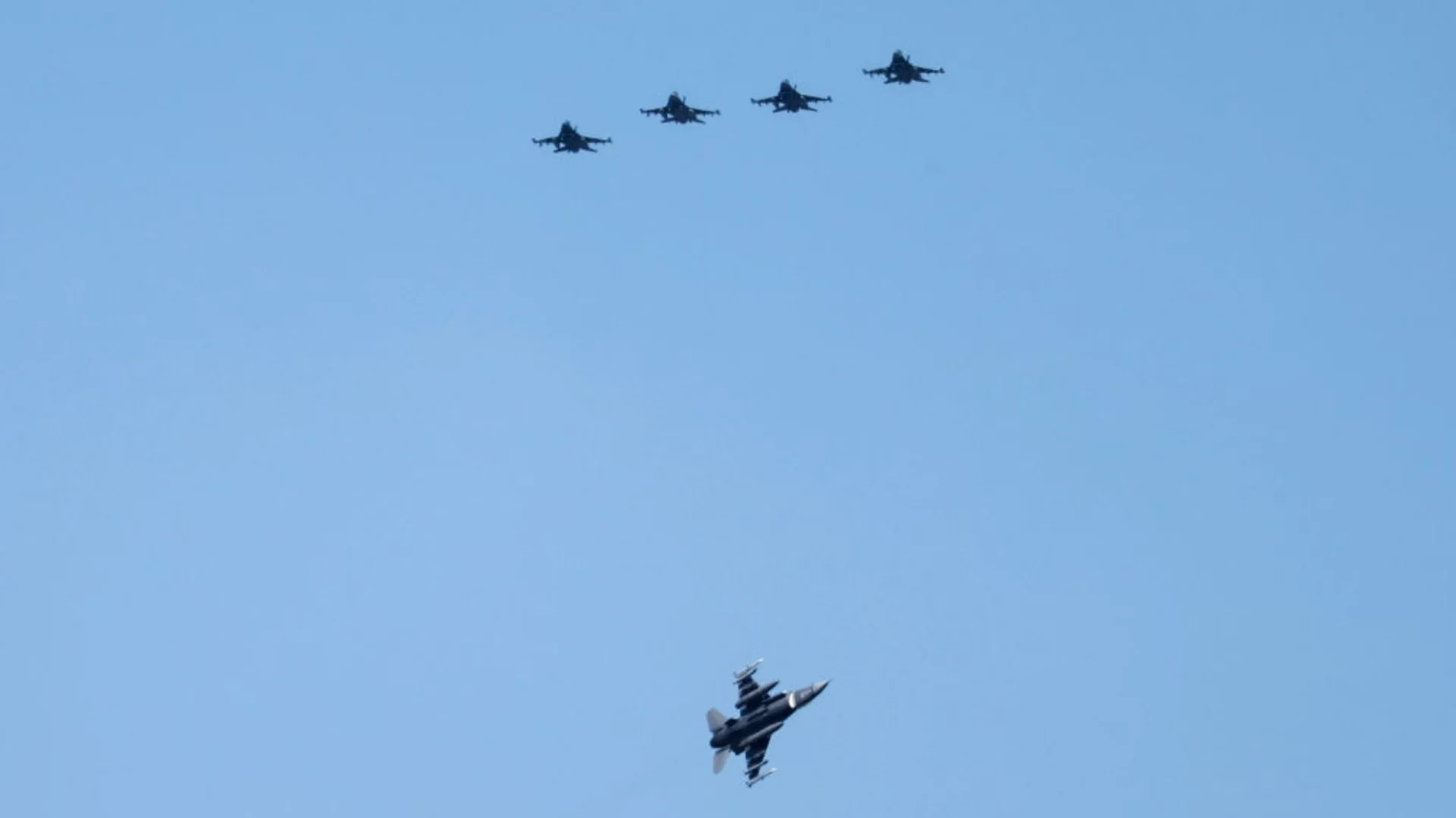 F-16 за Украйна: За разлика от Тръмп, Нидерландия действа