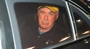 С димки, песни и самба: Посрещнаха Карло Анчелоти като герой в Бразилия (ВИДЕО)