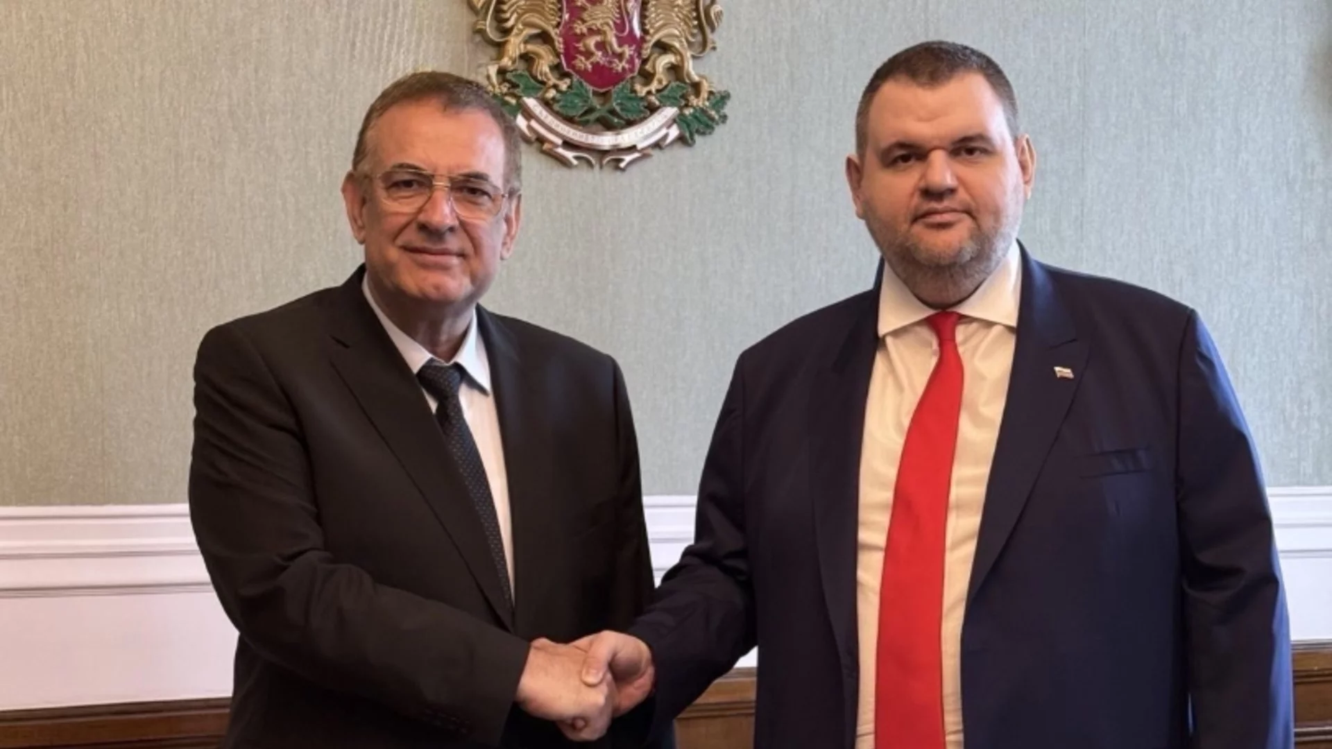 Официално: Джевдет Чакъров спря делото за изключването на Пеевски