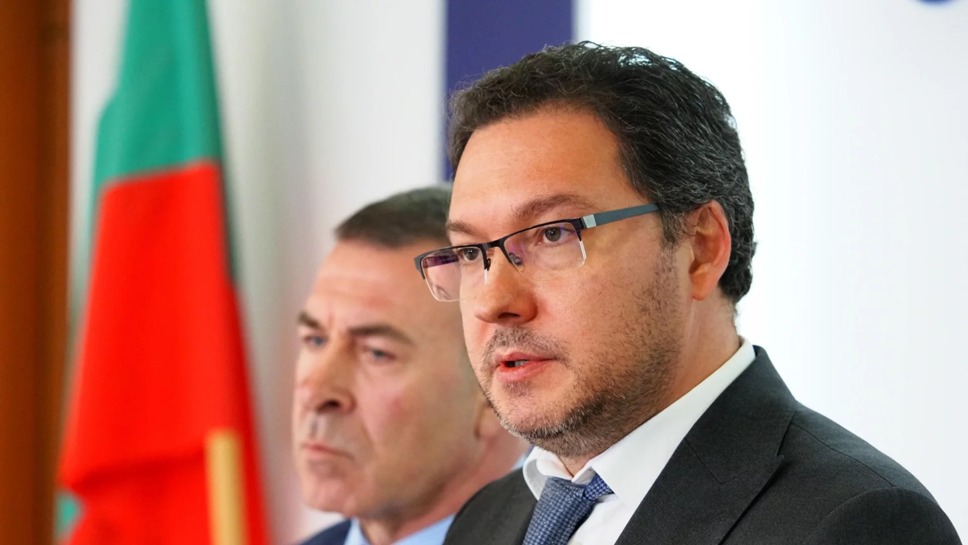 "Никога не съм твърдял, че Рашков е закупил иконите, това е ставало по утвърден от него план": Митов показа документи
