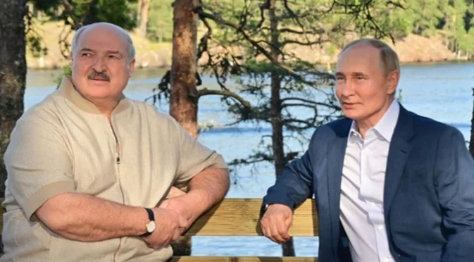 Двама картофени диктатори: Путин се смя на картофената криза в Беларус докато не научи, че в Русия е същото