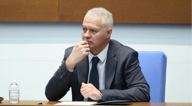 Управляващите и Пеевски изпратиха председателя на ДАНС в Комисията по досиетата