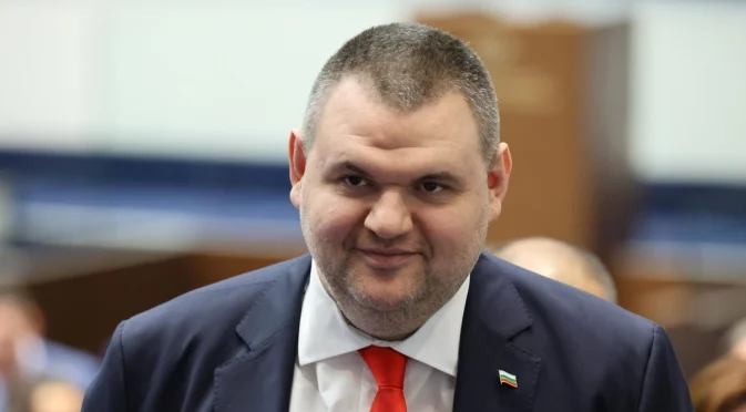 "Ако Пеевски е хитър, няма да тръгва да става премиер": Анализ