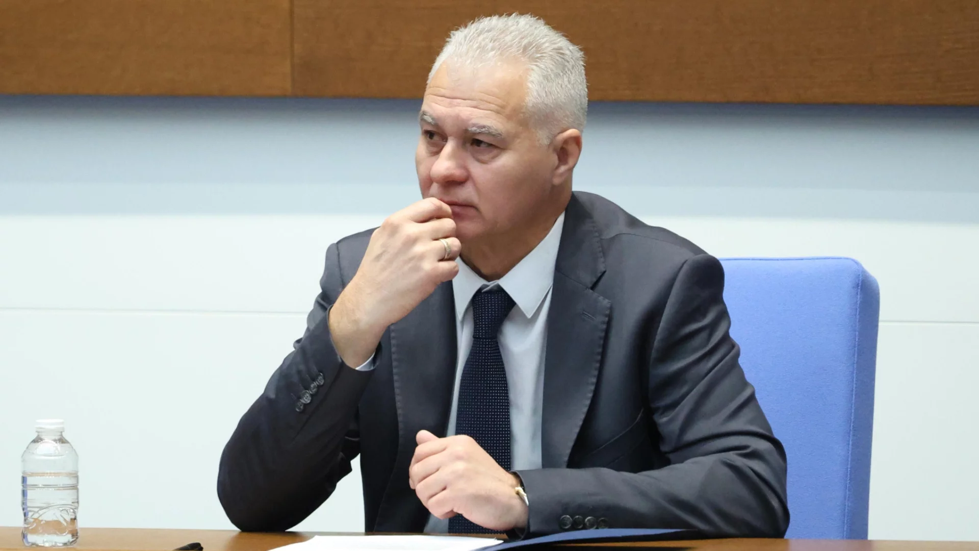 Отстраниха Пламен Тончев, за да дойде друг: Румяна Бъчварова за овладяването на държавата