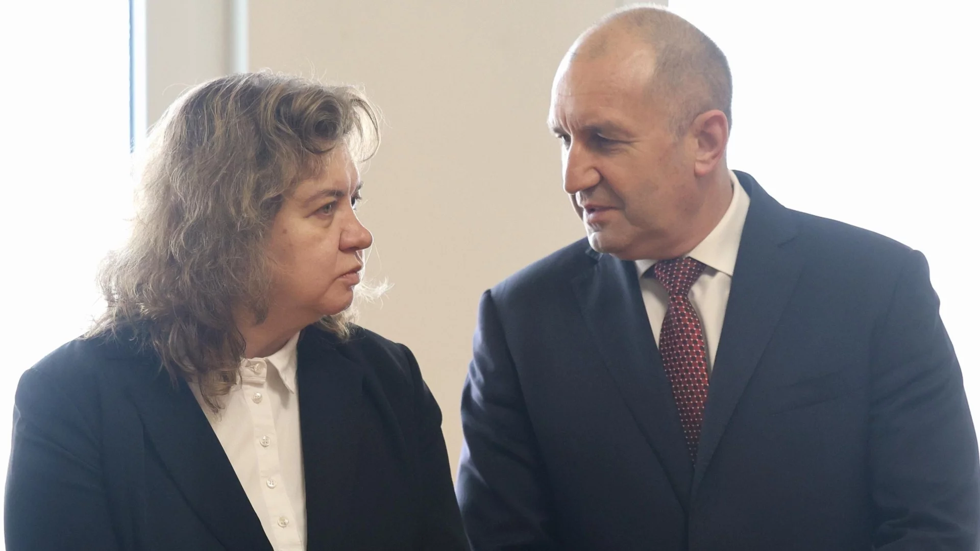 Киселова проговори за напрежението между нея и президента