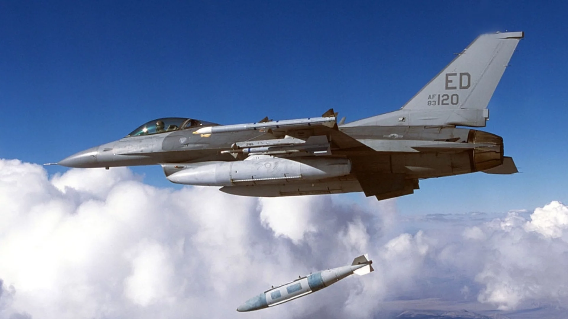 Лазер и нова система за F-16: НАТО и Китай помагат на Украйна и Русия с нови оръжия (ВИДЕО)