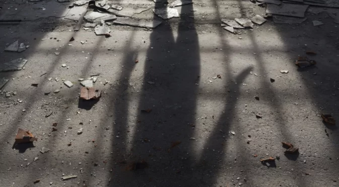 Жестоко убийство в центъра на Москва: Мъж наръга момиче и се самоуби (ВИДЕО)