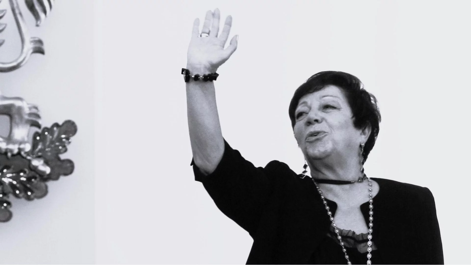 Почина писателката и издателка Божана Апостолова