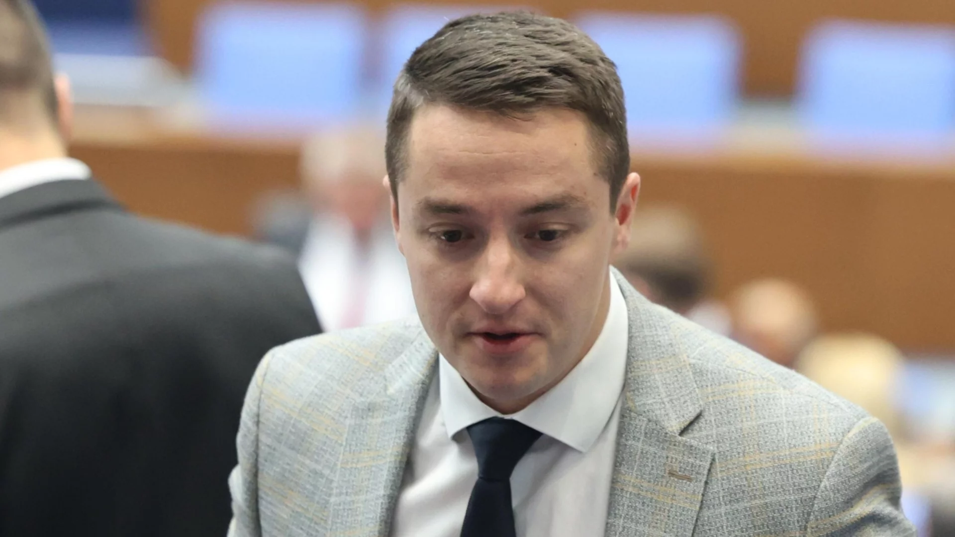 "Честита еврозона, българи": Явор Божанков в навечерието на конвергентния доклад