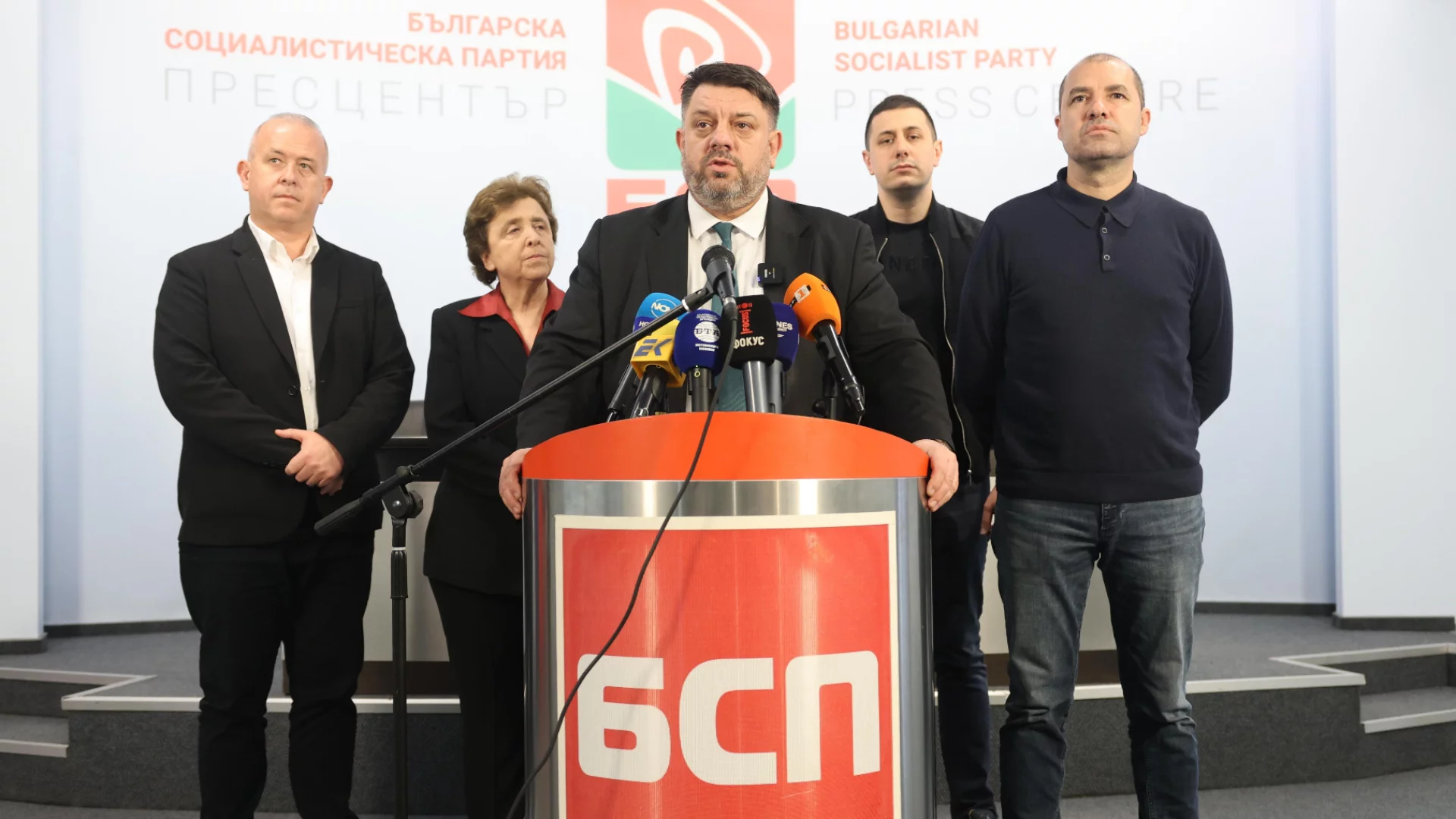 Поводът е еврото: Председателят на БСП предупреди Румен Радев