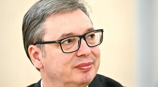 Протестиращите студенти пяха "Кукавица" под прозорците на Вучич
