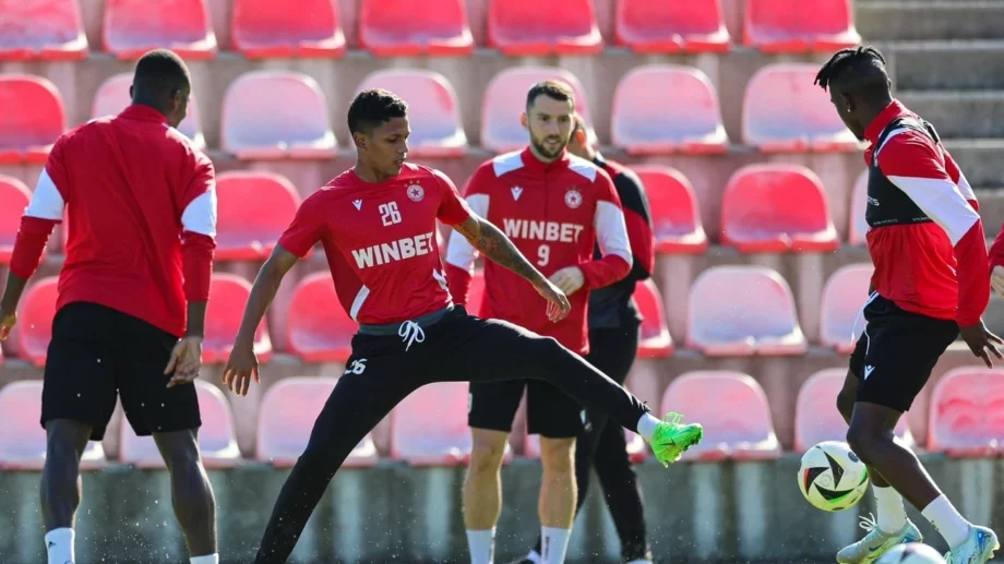 Чистката продължава! ЦСКА изгони Линдсет и Кареасо