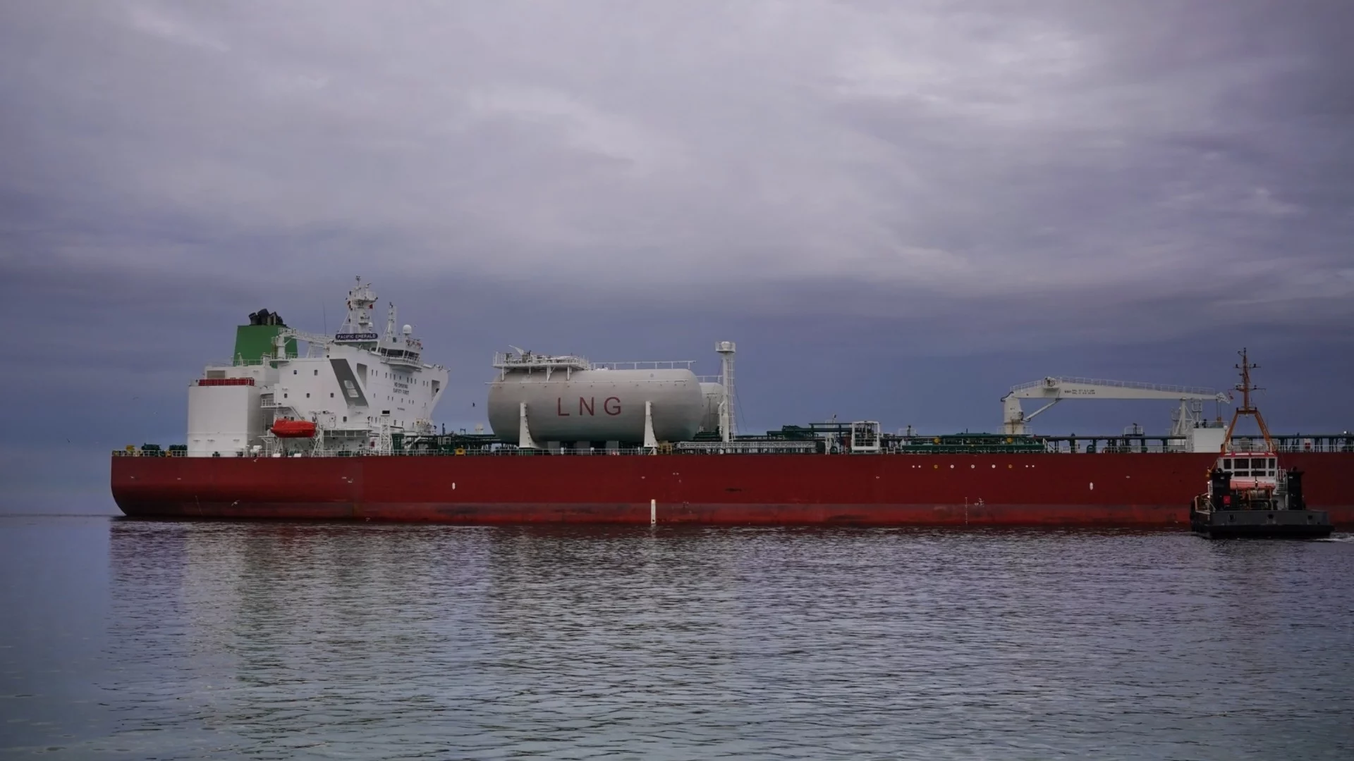 Топ вносителите на руски втечнен газ в ЕС блокират готвеното ембарго срещу Москва