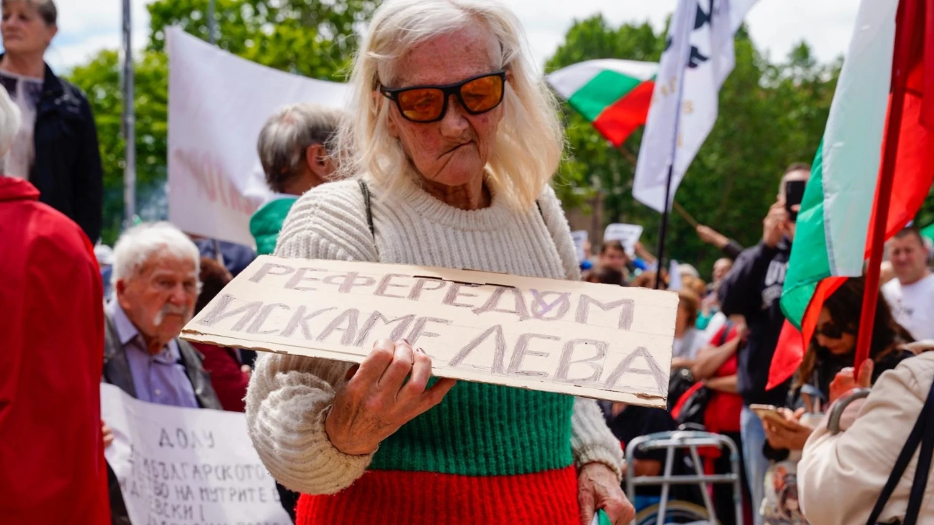 "Няма нужда от истерия, но и управляващите не правят много, за да успокоят тези страхове"