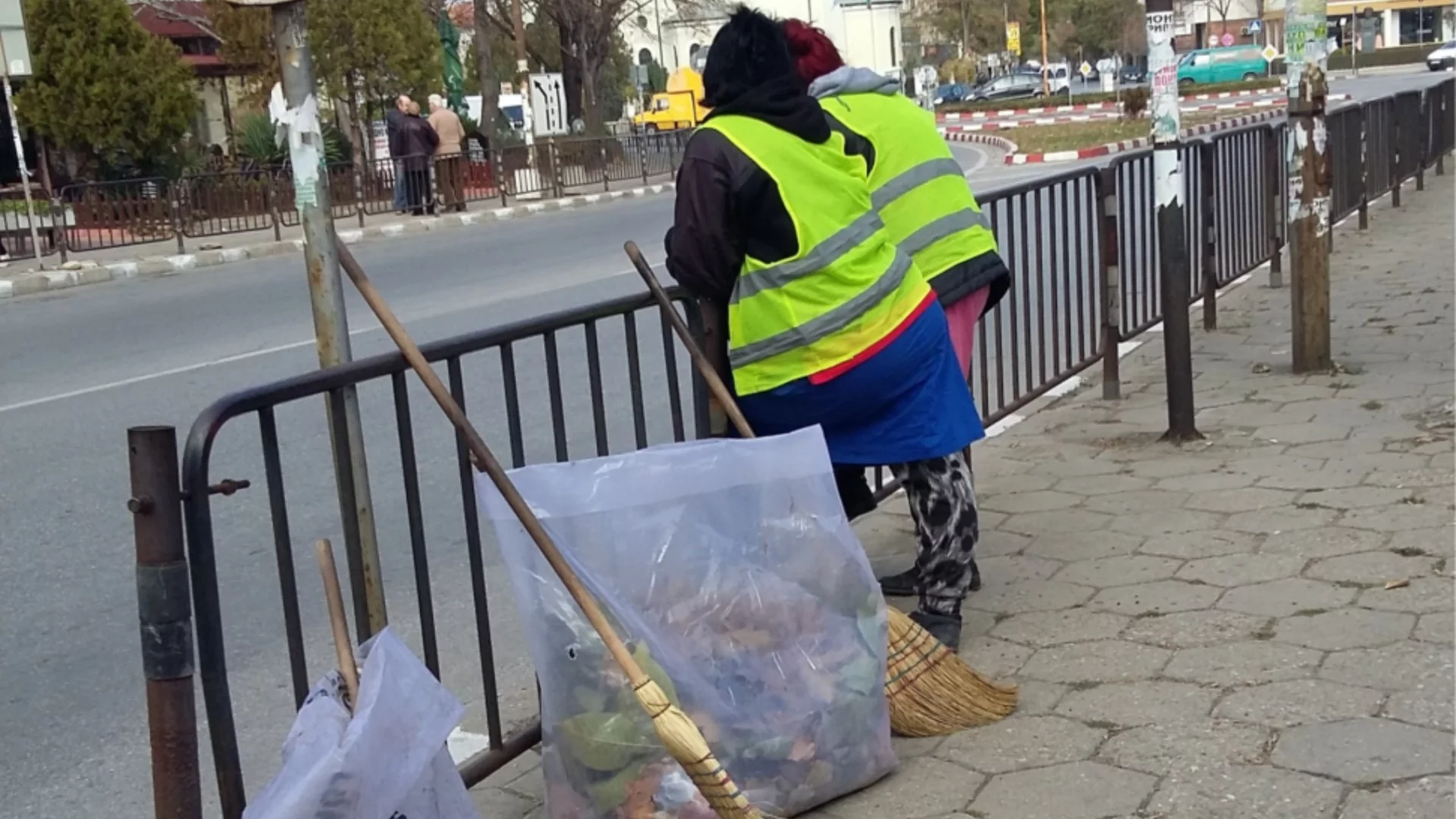 София няма да се чисти с метли, глобите ще са по-високи: Търсят кой да събира боклука