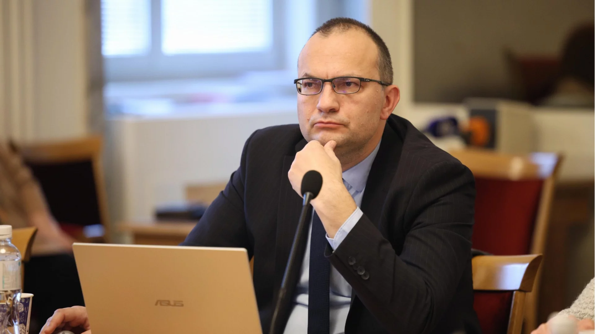 Мартин Димитров сравни влизането в еврозоната с пълно каско