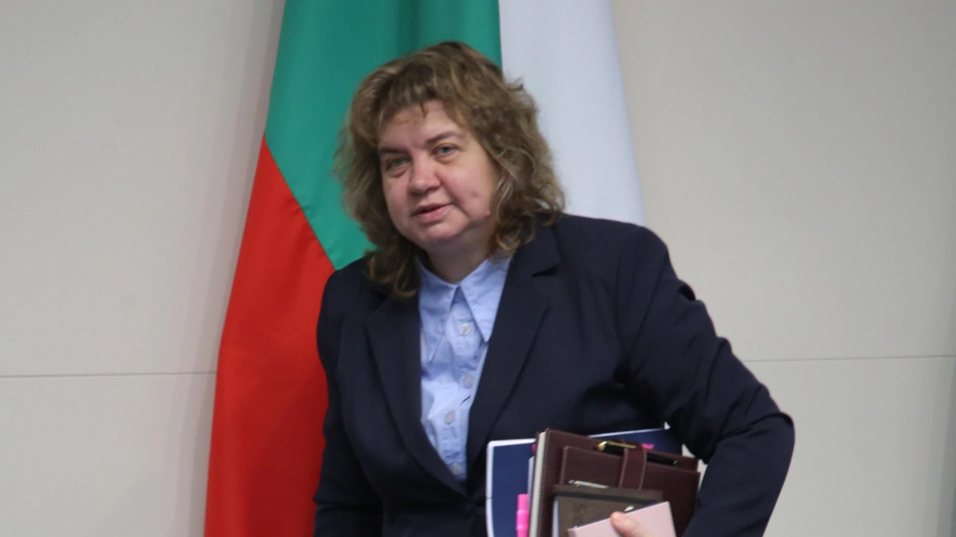 Киселова: Опозицията е прекалено превъзбудена заради еврозоната (ВИДЕО)