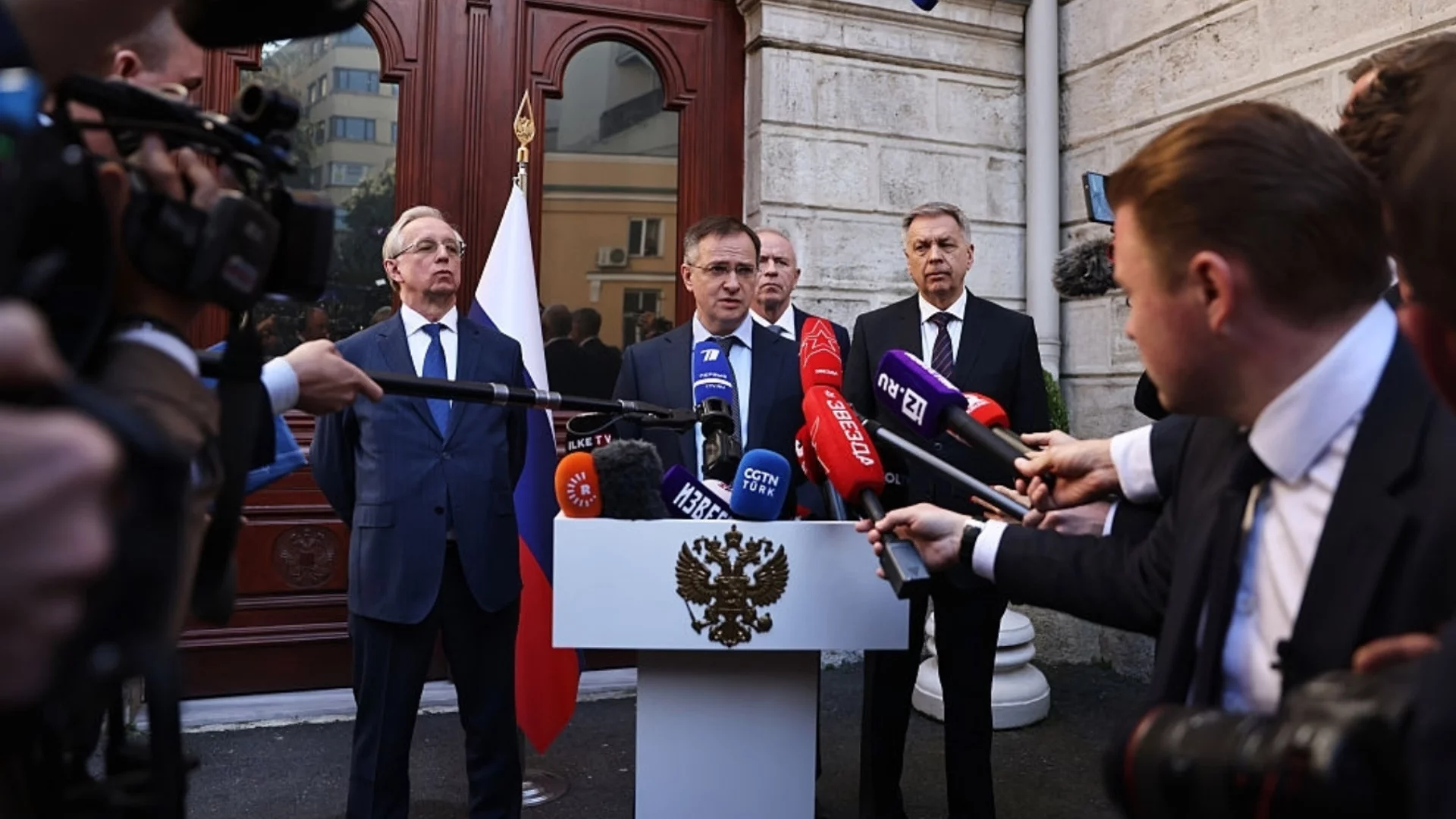 Захарова спасява пратеника на Путин за мир в Украйна заради гаф с Азербайджан и Армения